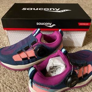 NIB Saucony Switchback 2.0 Sneakers, size 11